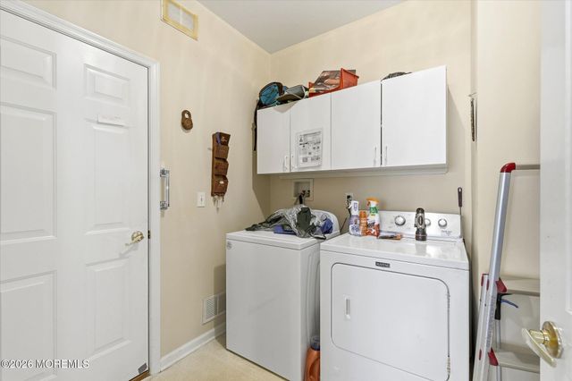 39 Newport Street, Barnegat, NJ 08005