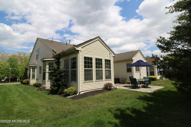 39 Newport Street, Barnegat, NJ 08005