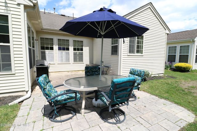 39 Newport Street, Barnegat, NJ 08005