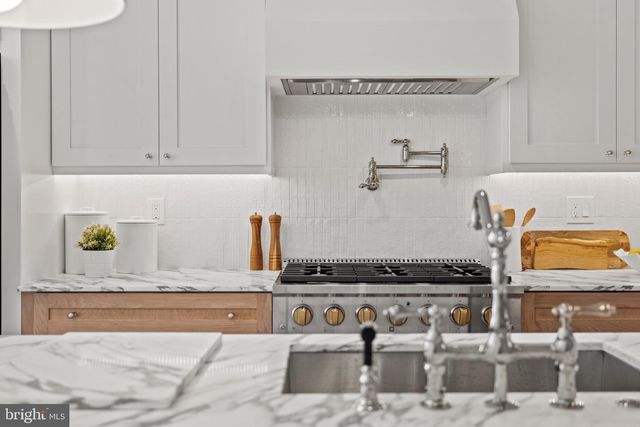 1413 TAYLOR ST NW, Washington, DC 20011