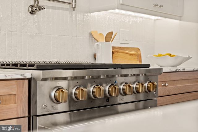 1413 TAYLOR ST NW, Washington, DC 20011