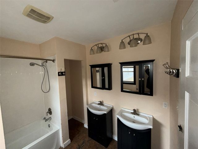 3228 Cockrell Avenue, Fort Worth, TX 76109