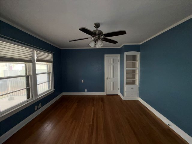 3228 Cockrell Avenue, Fort Worth, TX 76109