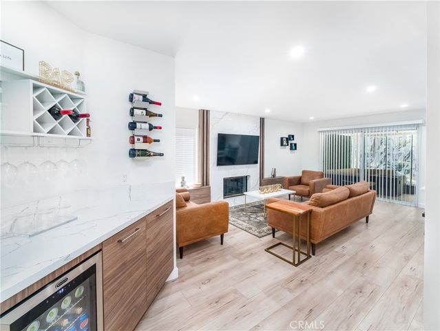 23304 W Vail, West Hills, CA 91307