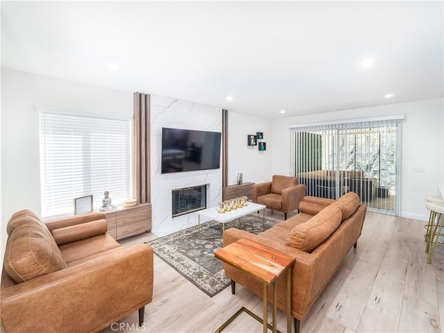 23304 W Vail, West Hills, CA 91307