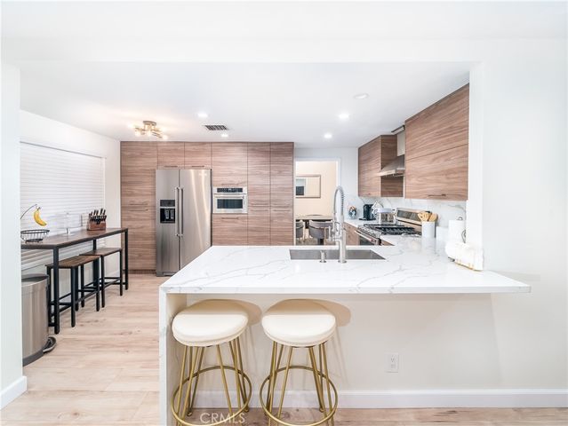 23304 W Vail, West Hills, CA 91307