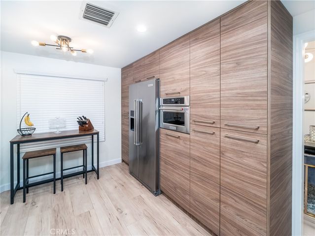 23304 W Vail, West Hills, CA 91307