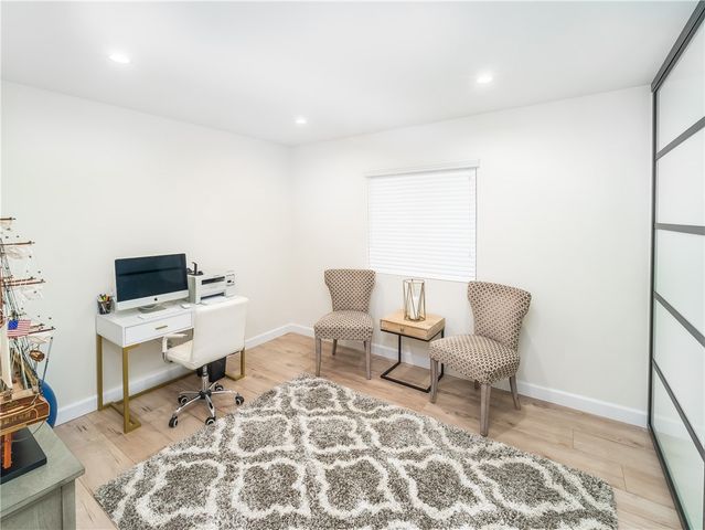 23304 W Vail, West Hills, CA 91307
