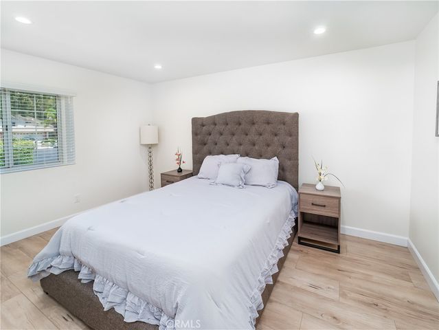 23304 W Vail, West Hills, CA 91307