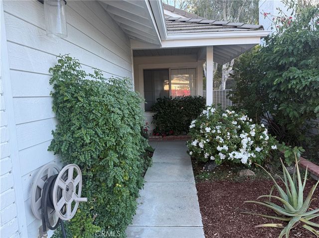23304 W Vail, West Hills, CA 91307