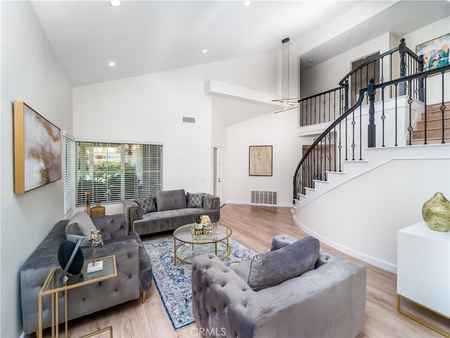 23304 W Vail, West Hills, CA 91307