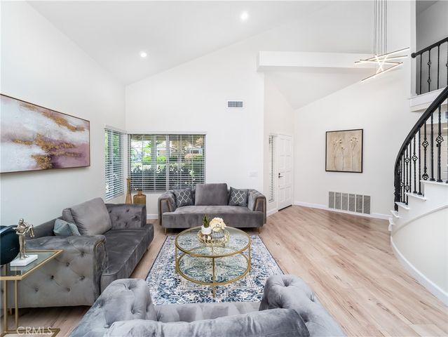 23304 W Vail, West Hills, CA 91307