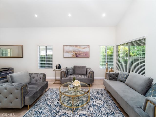 23304 W Vail, West Hills, CA 91307