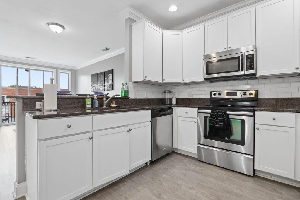 925 Ingleside Avenue, 307, Columbus, OH 43215