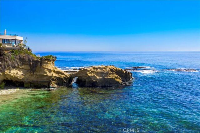 156 Pearl Street, Laguna Beach, CA 92651