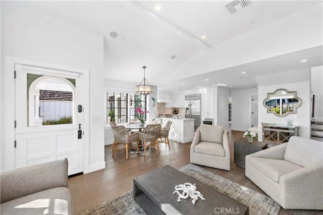 156 Pearl Street, Laguna Beach, CA 92651