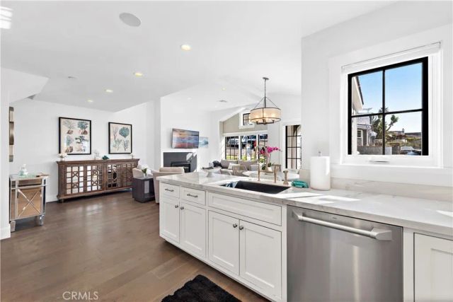 156 Pearl Street, Laguna Beach, CA 92651