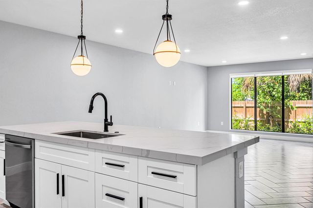 333 NW 41st Street 337, Oakland Park, FL 33309