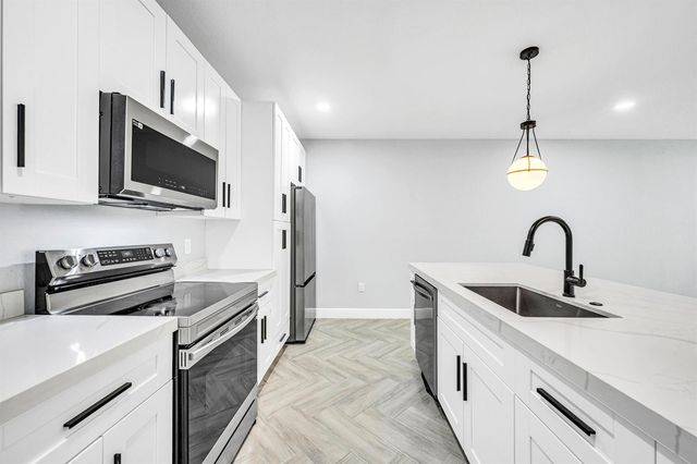 333 NW 41st Street 337, Oakland Park, FL 33309