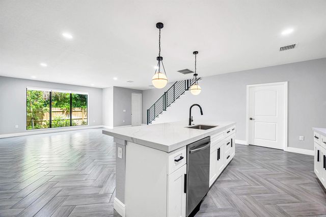 333 NW 41st Street 337, Oakland Park, FL 33309