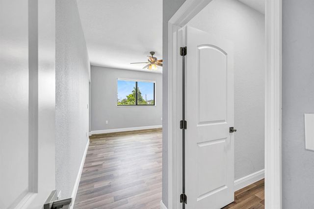 333 NW 41st Street 337, Oakland Park, FL 33309