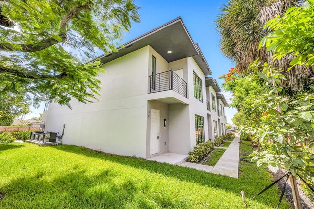 333 NW 41st Street 337, Oakland Park, FL 33309