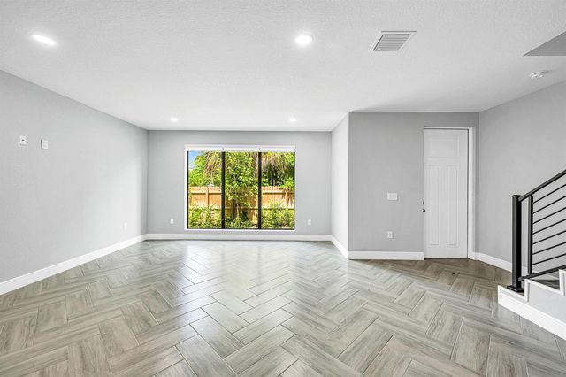 333 NW 41st Street 337, Oakland Park, FL 33309