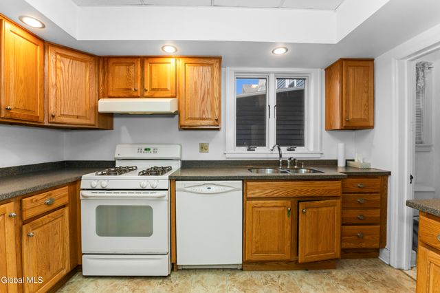 78 S Pine Avenue, Albany, NY 12208