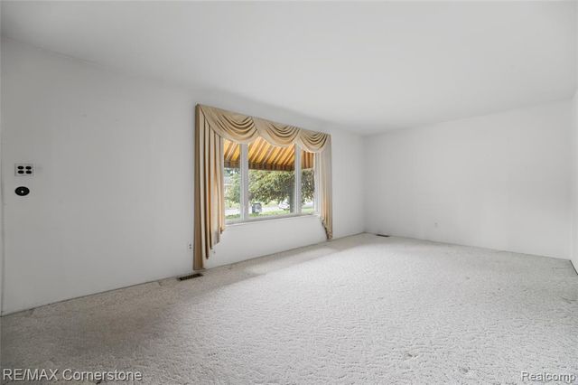 35804 Fernwood Street, Westland, MI 48186