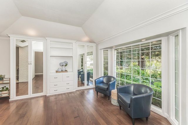 598 E Serena Avenue, Fresno, CA 93720