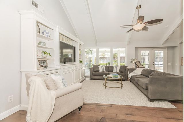 598 E Serena Avenue, Fresno, CA 93720