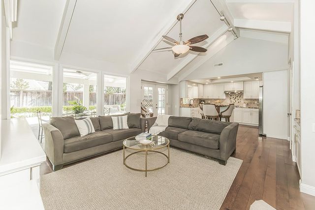 598 E Serena Avenue, Fresno, CA 93720