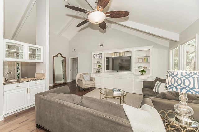 598 E Serena Avenue, Fresno, CA 93720