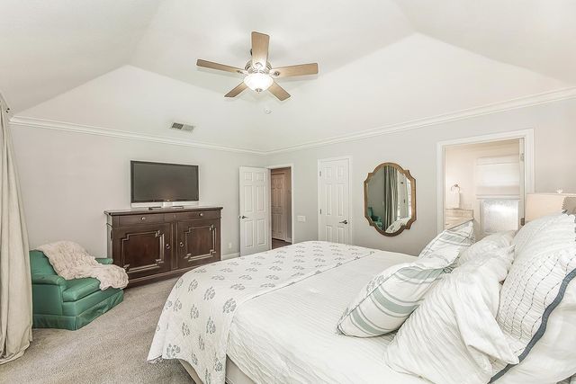 598 E Serena Avenue, Fresno, CA 93720