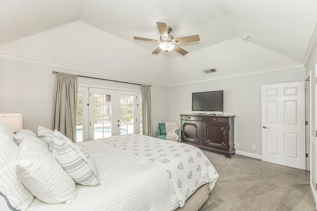 598 E Serena Avenue, Fresno, CA 93720