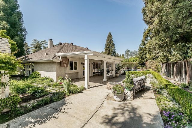 598 E Serena Avenue, Fresno, CA 93720