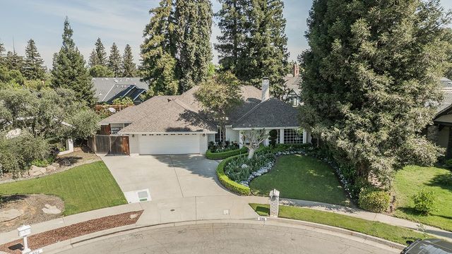 598 E Serena Avenue, Fresno, CA 93720