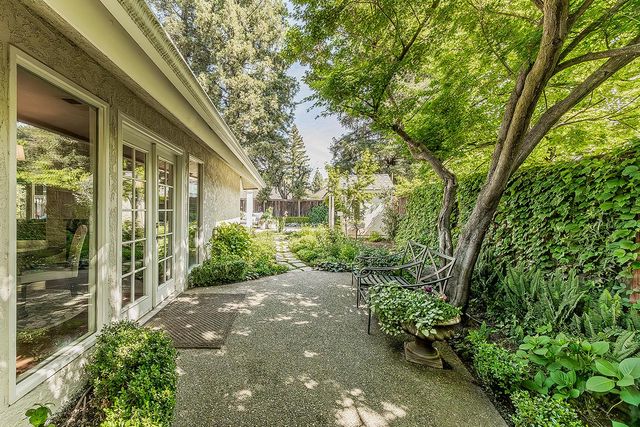 598 E Serena Avenue, Fresno, CA 93720