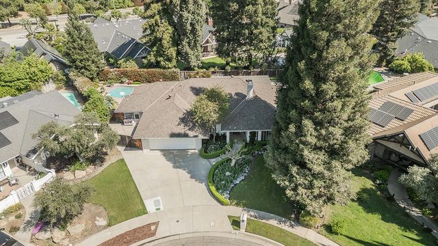 598 E Serena Avenue, Fresno, CA 93720