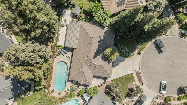 598 E Serena Avenue, Fresno, CA 93720