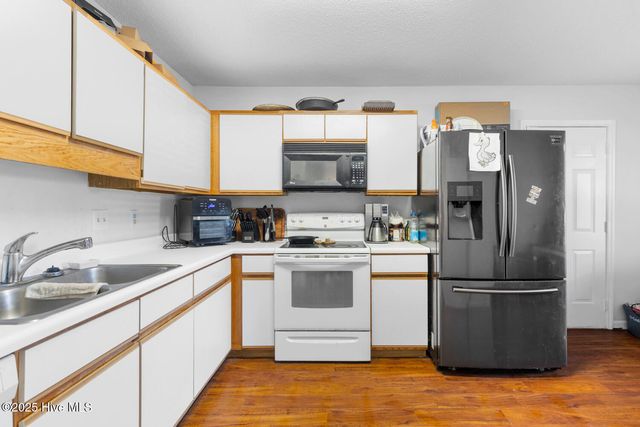 2032 W Windgate Court, Jacksonville, NC 28546