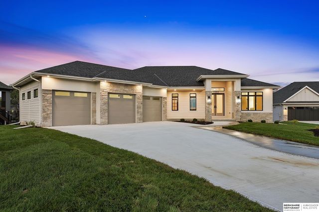 11553 S 123rd Avenue, Papillion, NE 68046