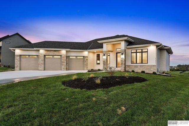 11553 S 123rd Avenue, Papillion, NE 68046