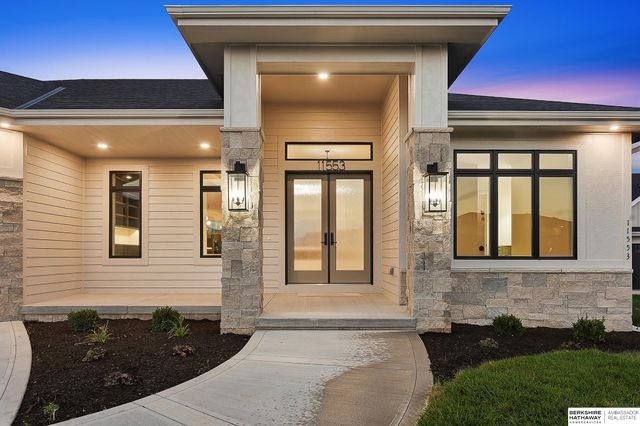 11553 S 123rd Avenue, Papillion, NE 68046