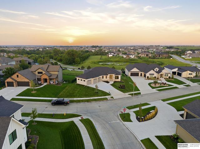 11553 S 123rd Avenue, Papillion, NE 68046