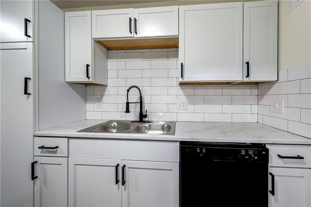 7800 E 108th Street, Kansas City, MO 64134