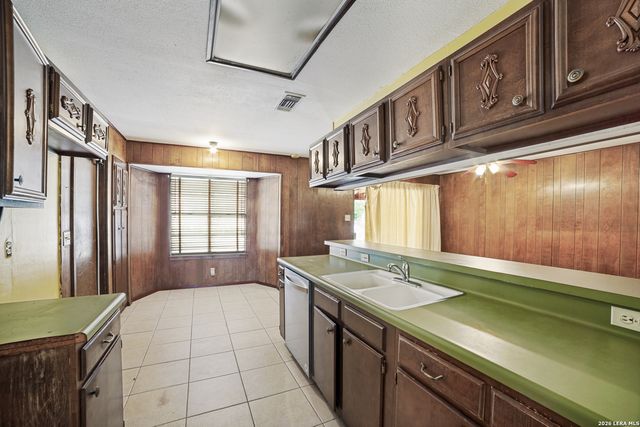 911 Clearview, San Antonio, TX 78228