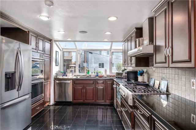 867 Aubrey Court 1, Hermosa Beach, CA 90254