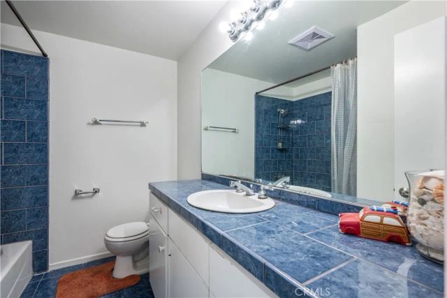 867 Aubrey Court 1, Hermosa Beach, CA 90254