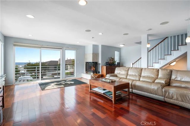 867 Aubrey Court 1, Hermosa Beach, CA 90254